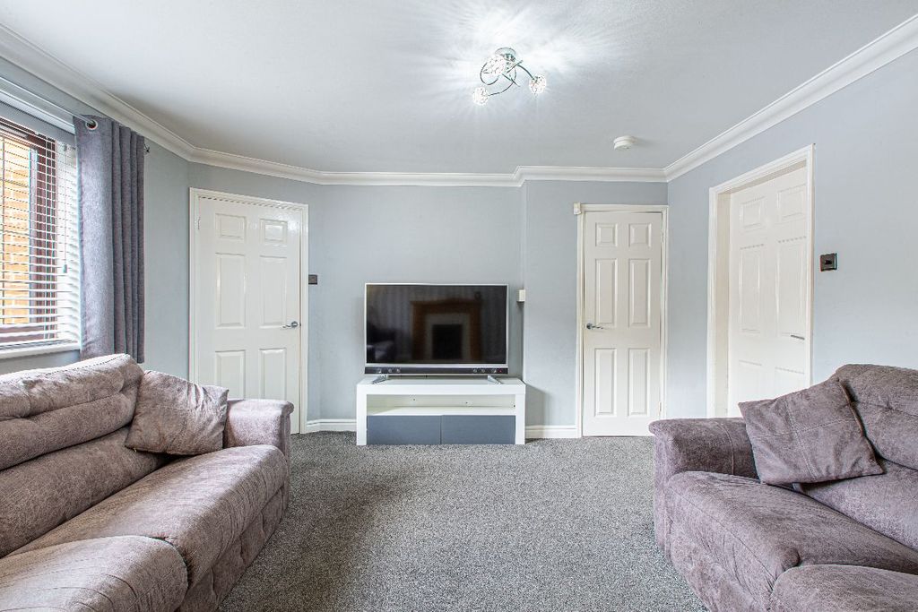 Property photo 3 of 30