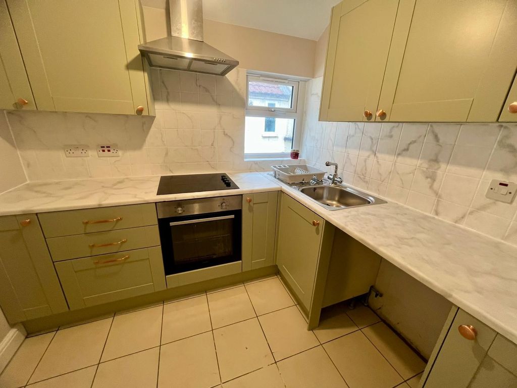 Property photo 2 of 9 Bedroom 1