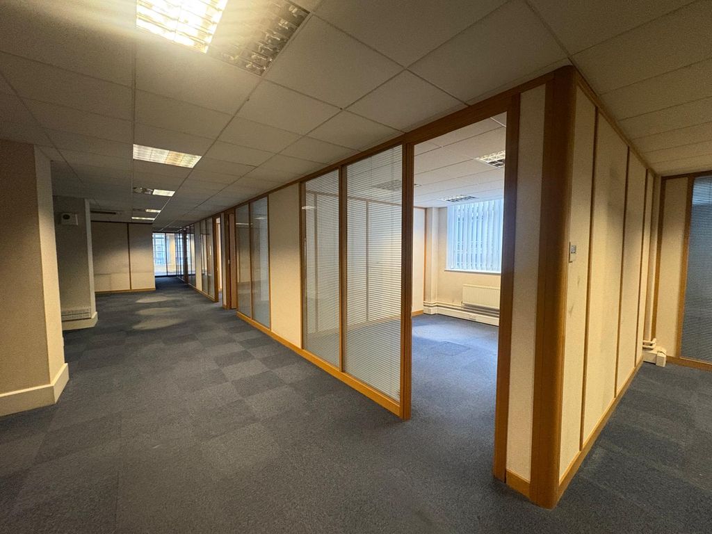 Property photo 2 of 20 Photo 6