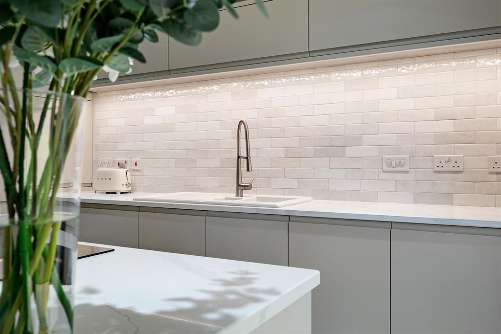 Additional image 7 of 6 bed detached house to rentAspen Drive, Scarcroft, Leeds LS14