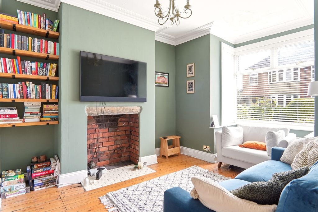 Property photo 2 of 16 Image007