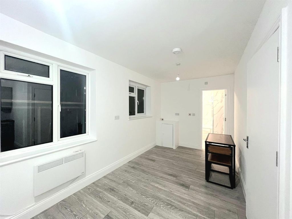 Property photo 3 of 5 3.Jpg