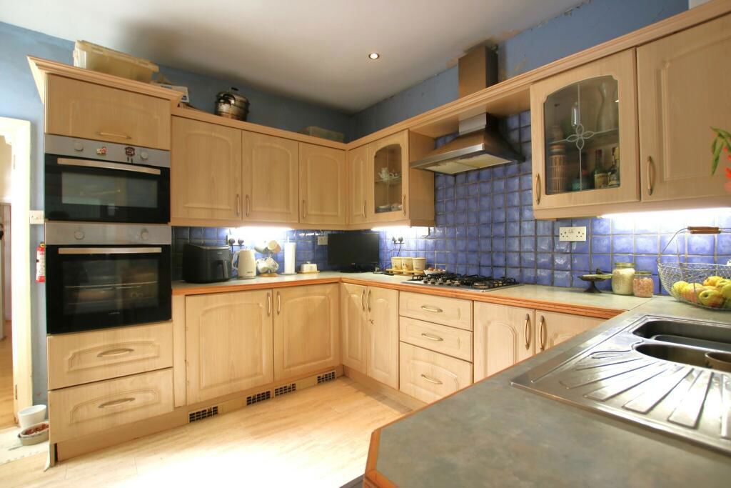 Property photo 3 of 19