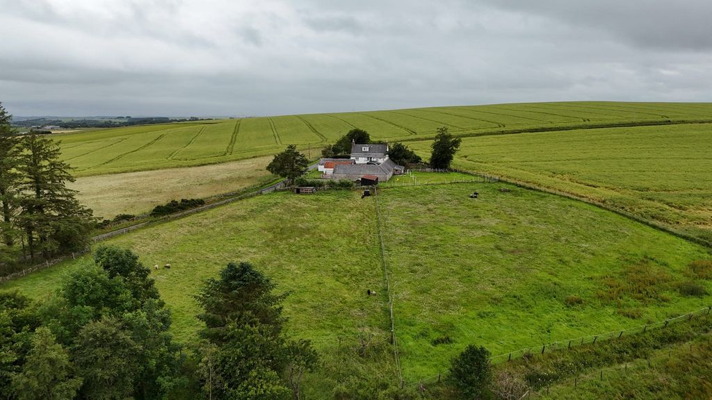Property photo 2 of 43
