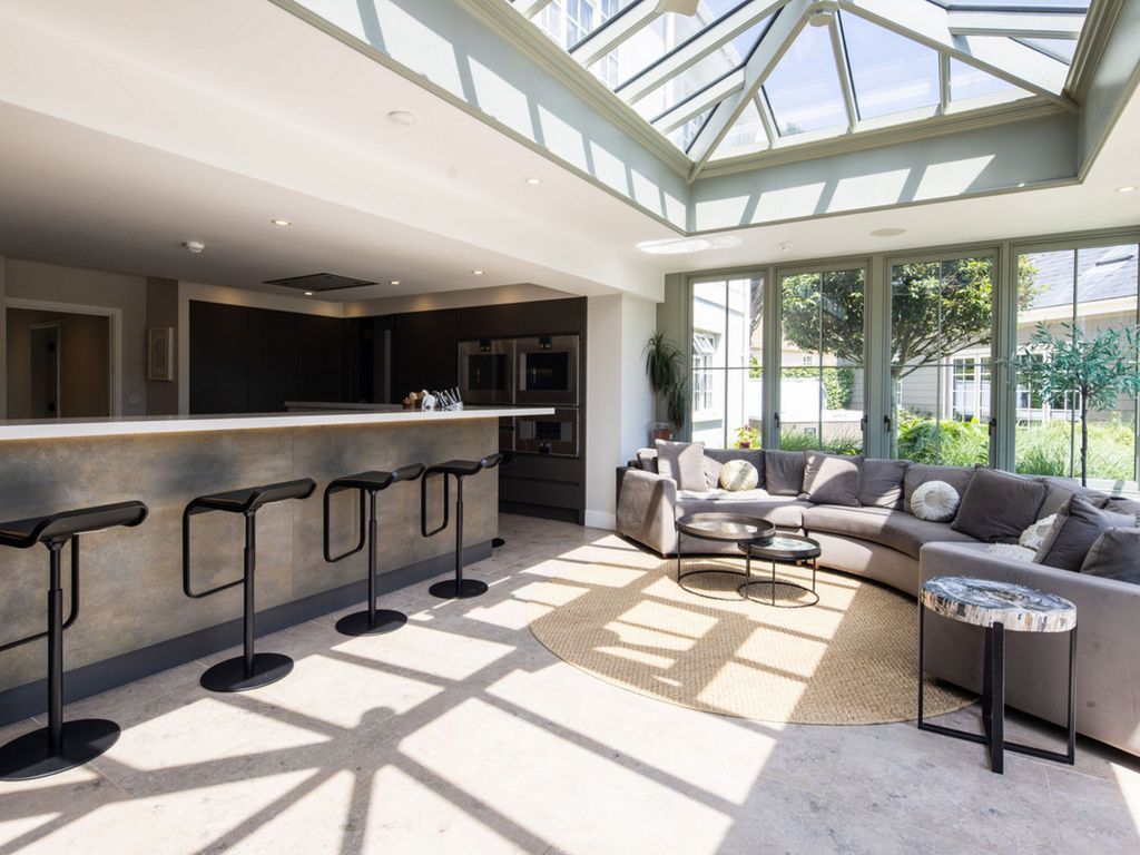 Property photo 3 of 37