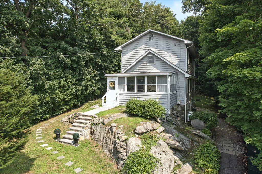 Property photo 1 of 31