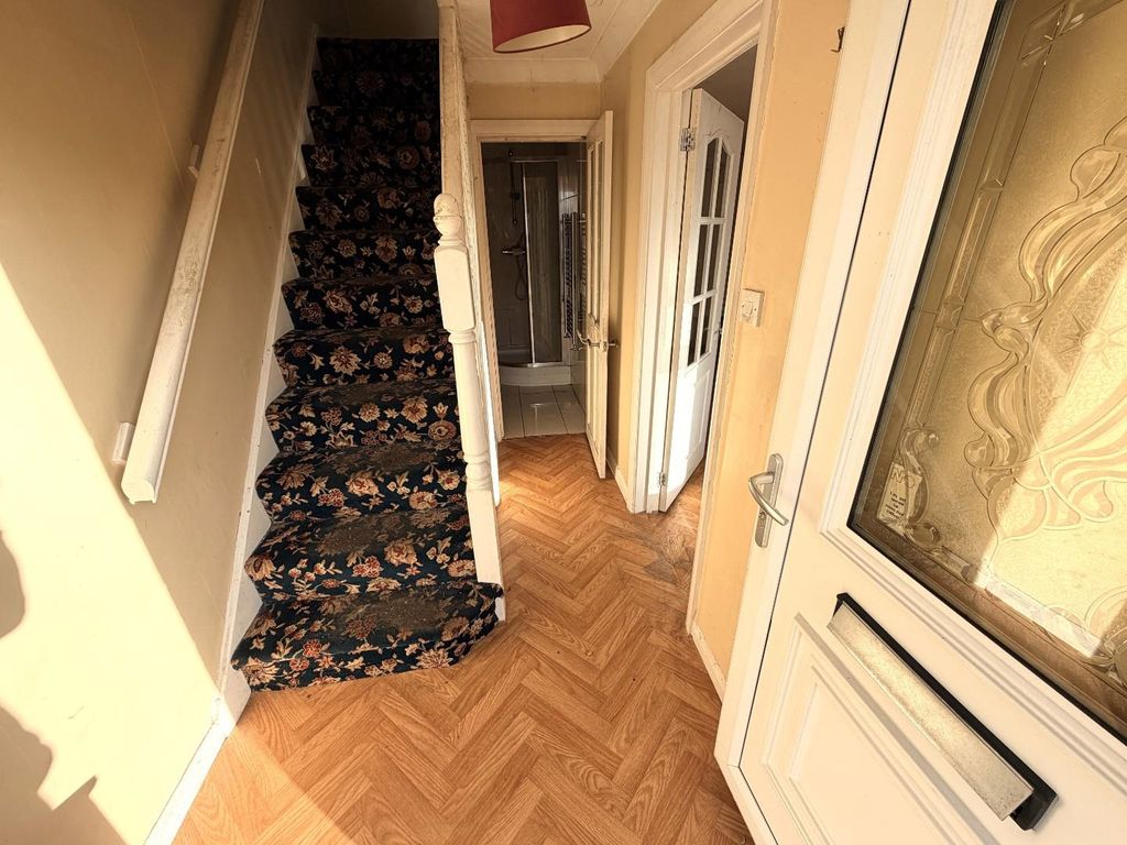 Property photo 3 of 17 Hall