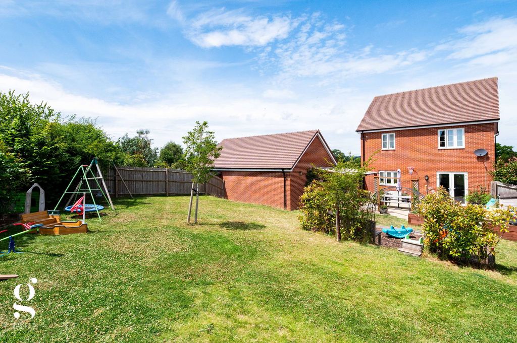 Property photo 2 of 31
