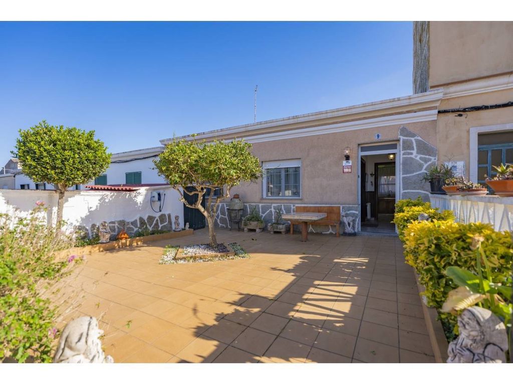 Property photo 1 of 25