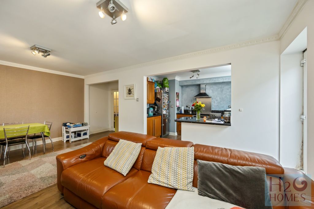 Property photo 1 of 15 Marina Village, Brighton, Brighton Marina, Starboa