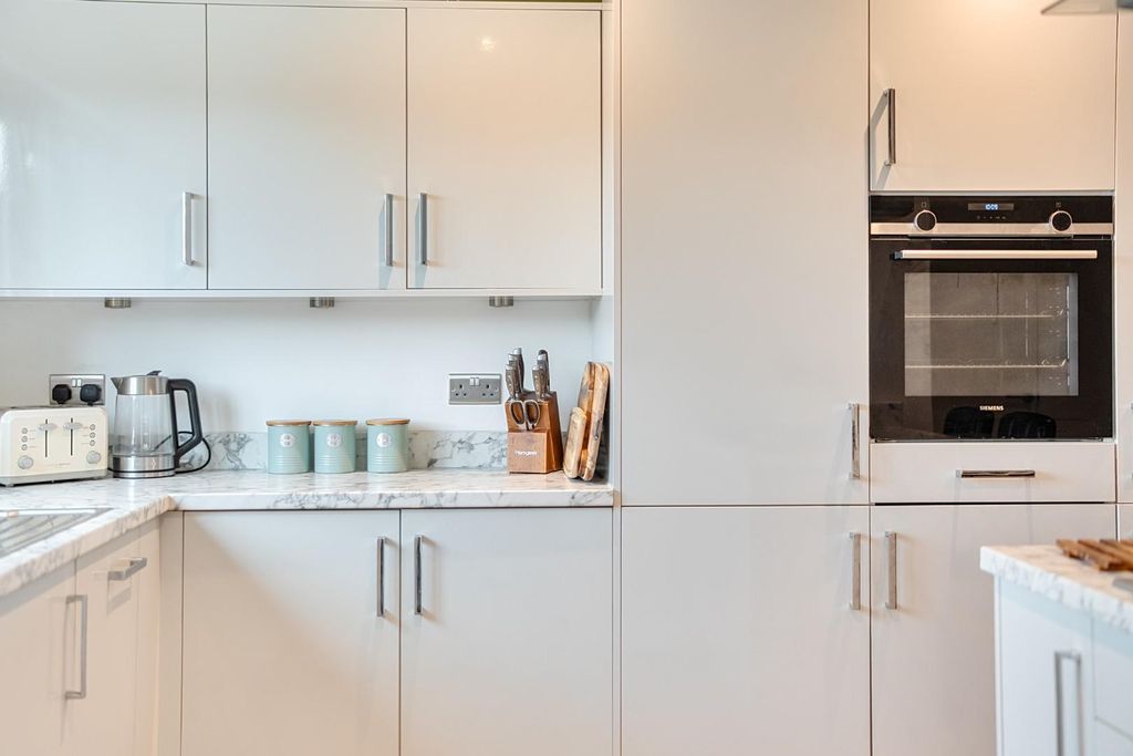 Property photo 3 of 17 Lifestyle Kitchen.Jpg