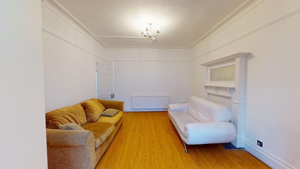 Property photo 3 of 4