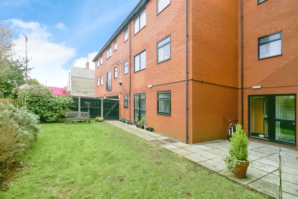 Property photo 3 of 16