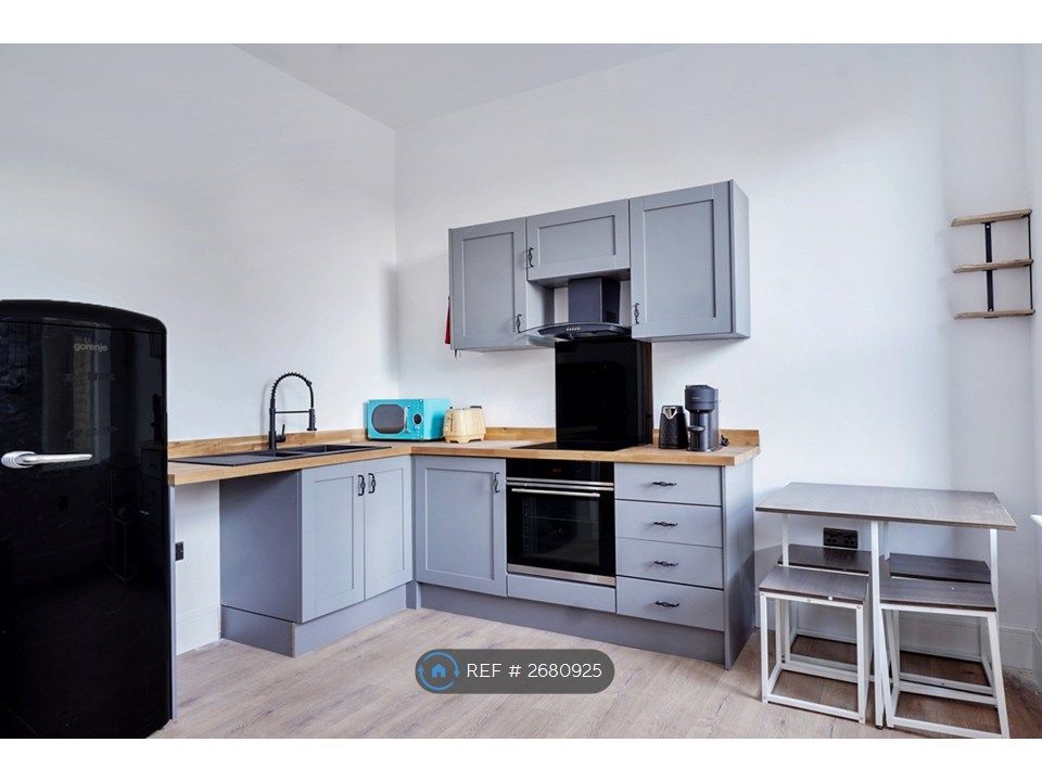 Property photo 2 of 24