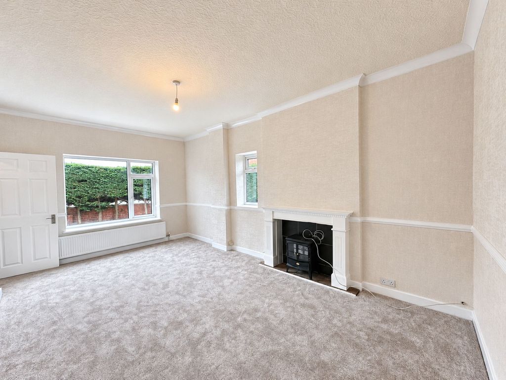 Property photo 3 of 14 Living Room
