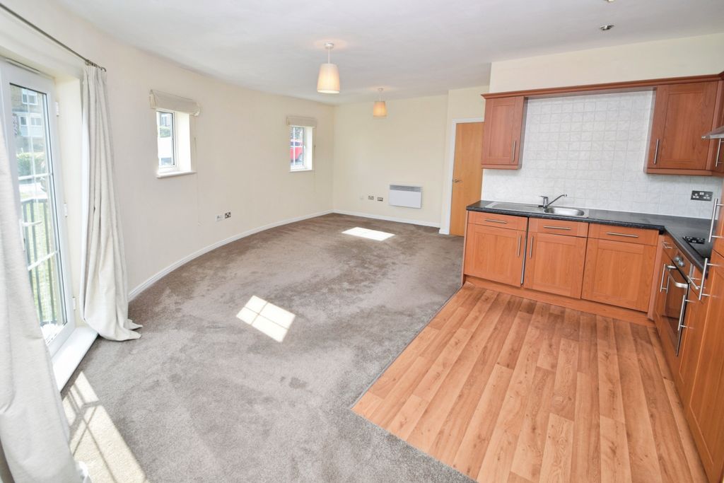 Property photo 2 of 20