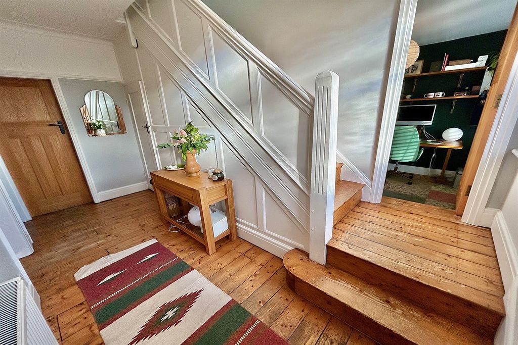 Property photo 2 of 35 Entrance Hallway