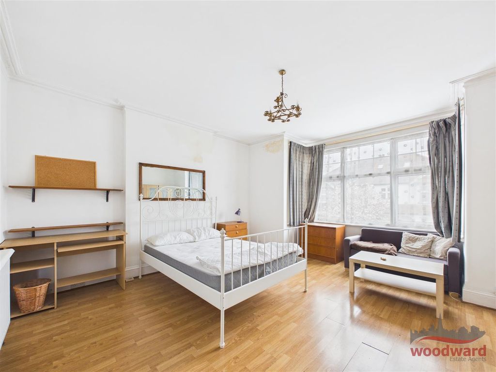 Property photo 2 of 11 Living Room