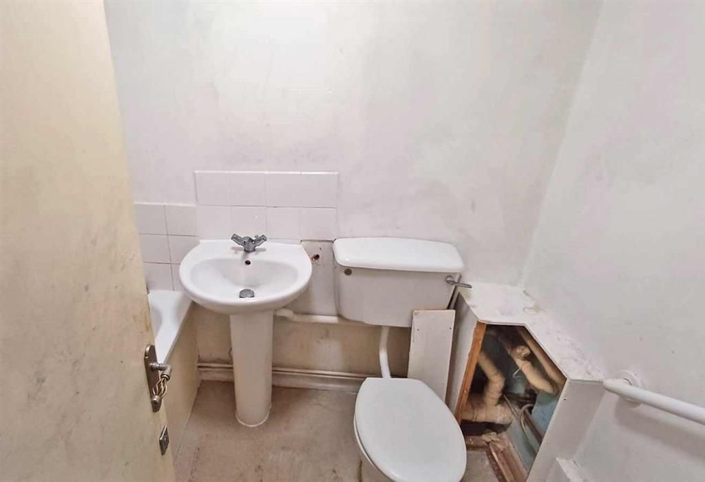 Property photo 2 of 6