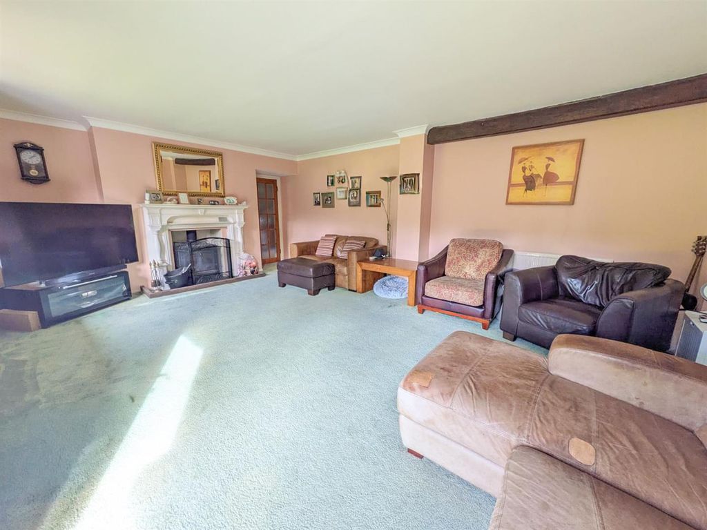 Property photo 3 of 18