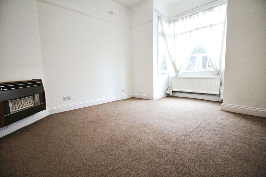 Property photo 3 of 16 Dining Room