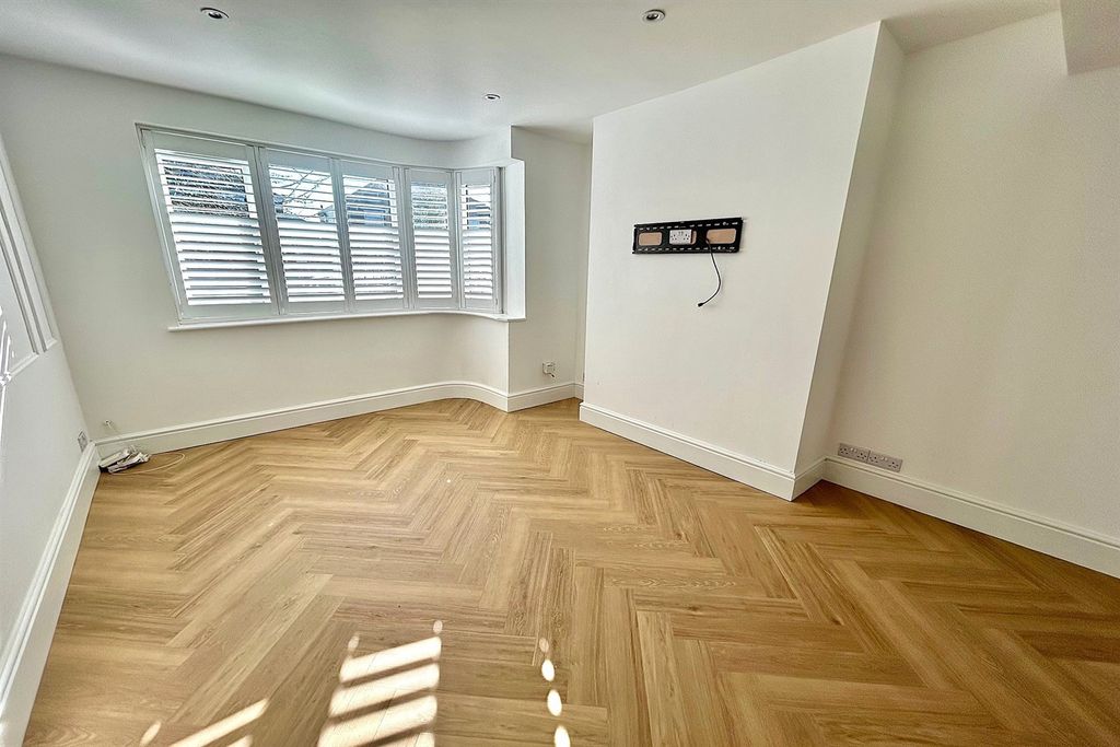 Property photo 2 of 26 Living Room