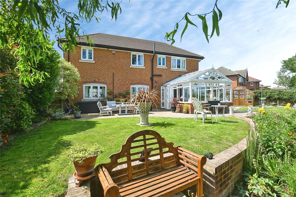 Property photo 2 of 33 Picture No. 04