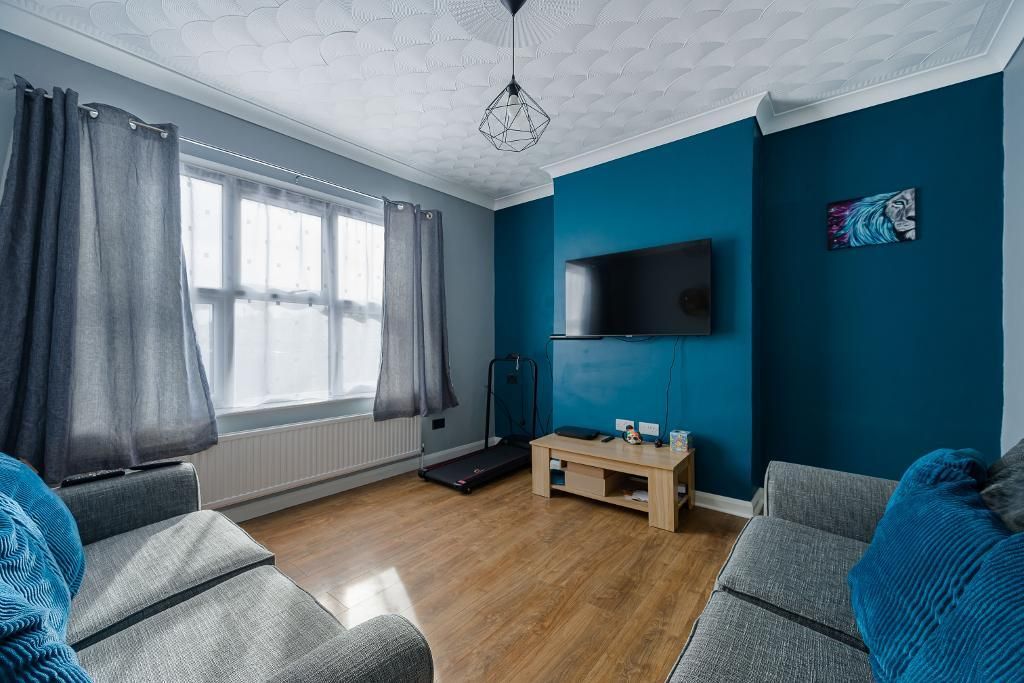 Property photo 2 of 17