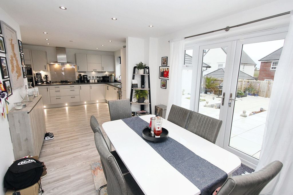 Property photo 3 of 24