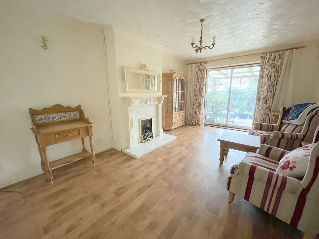 Property photo 3 of 15 Elizabeth Way