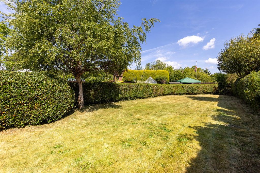 Property photo 3 of 19 7Eastonroad-20.Jpg