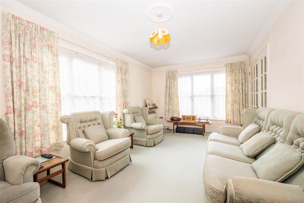 Property photo 2 of 19