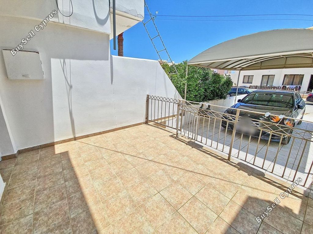 Property photo 3 of 32
