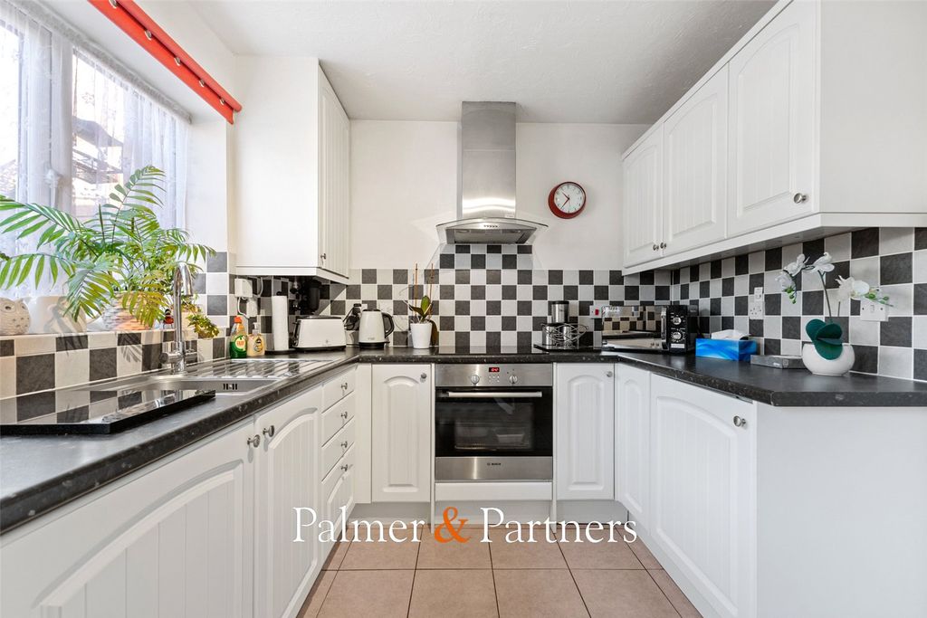 Property photo 3 of 19 Picture No. 17