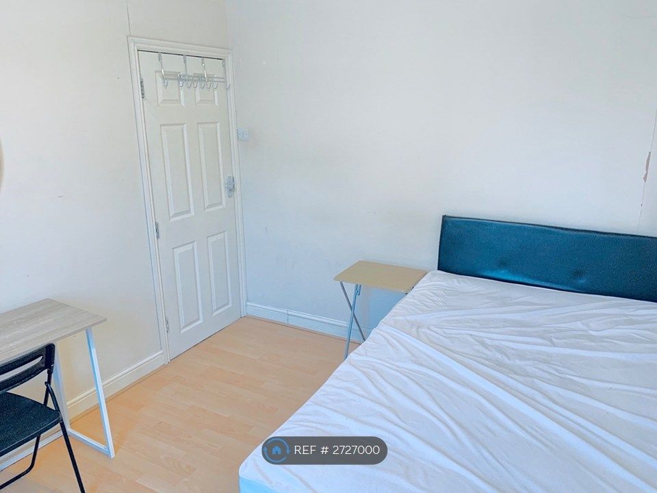 Property photo 1 of 10 Bedroom 1