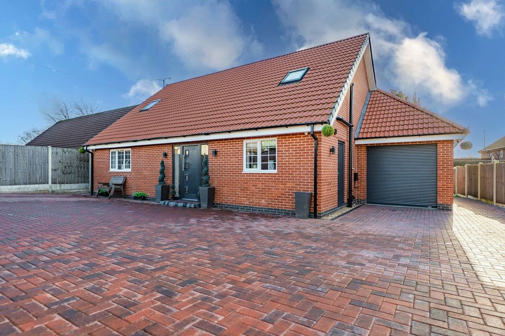 Property photo 1 of 42