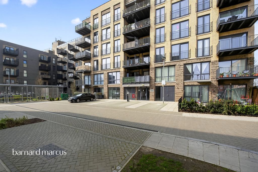 Property photo 1 of 11