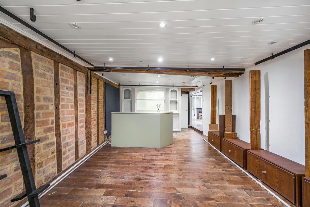 Property photo 2 of 13 1244588 4.Jpg