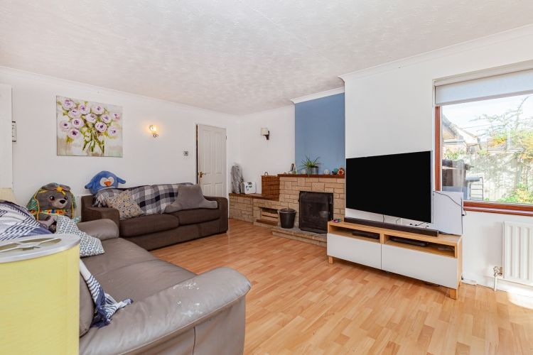 Property photo 2 of 11 304306