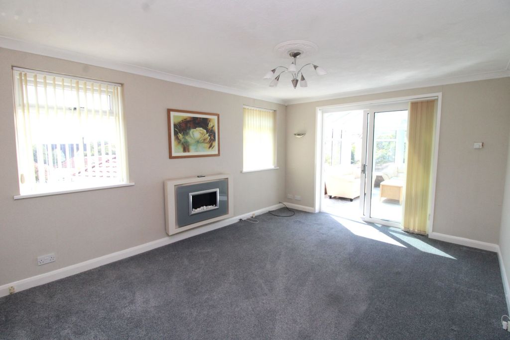 Property photo 2 of 25