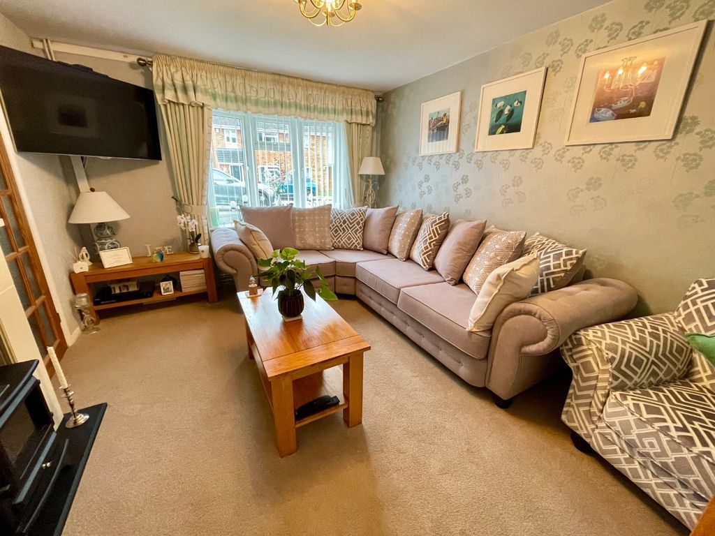 Property photo 3 of 17 4907634