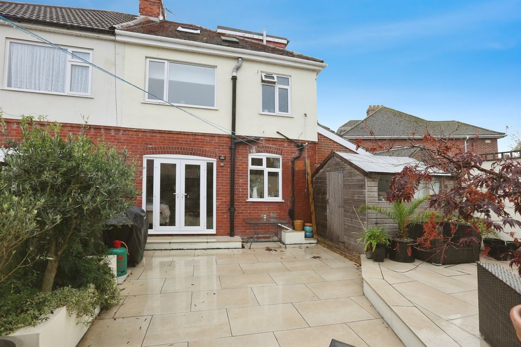 Property photo 3 of 15