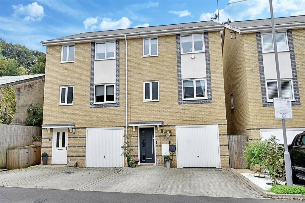 Property photo 1 of 34 Front 1.Jpg