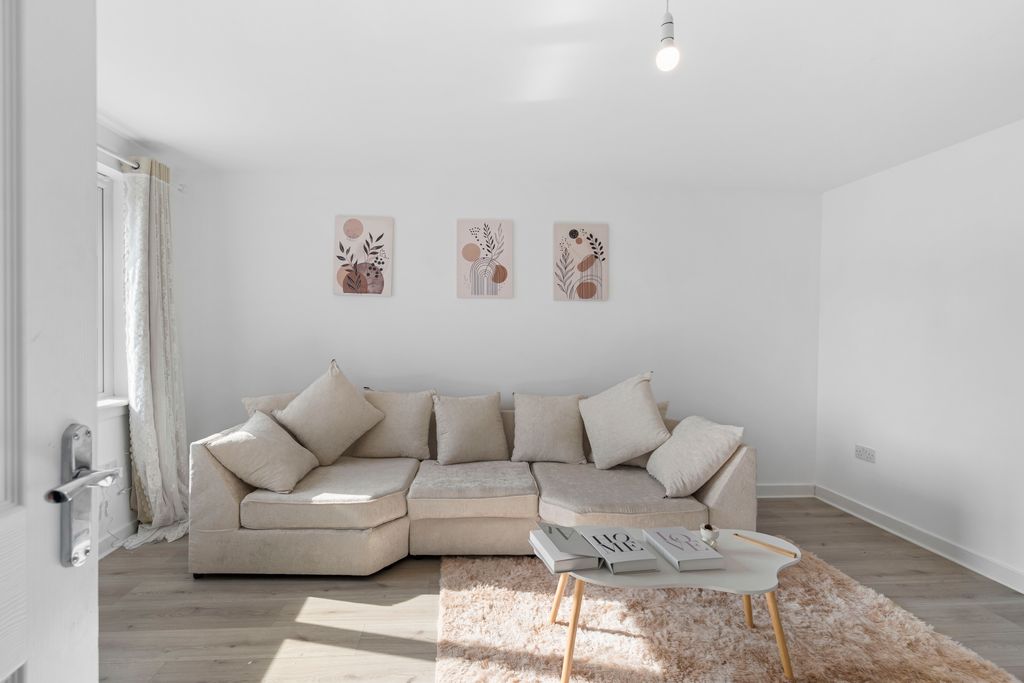 Property photo 2 of 51