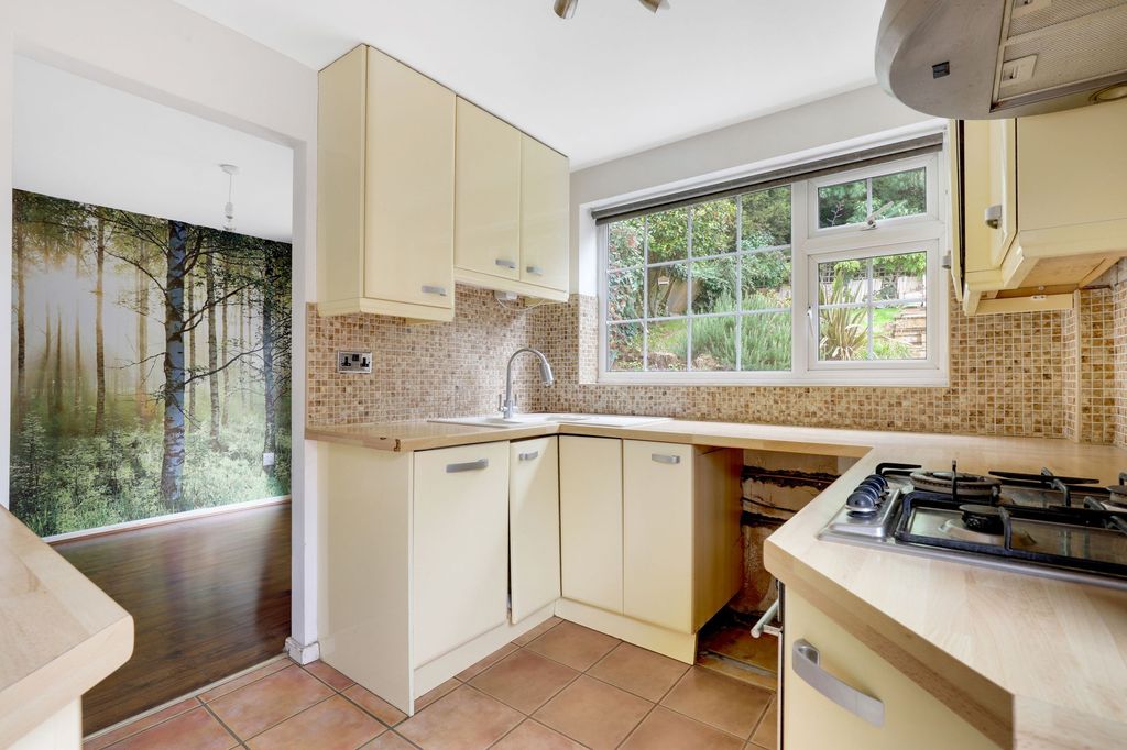 Property photo 2 of 22