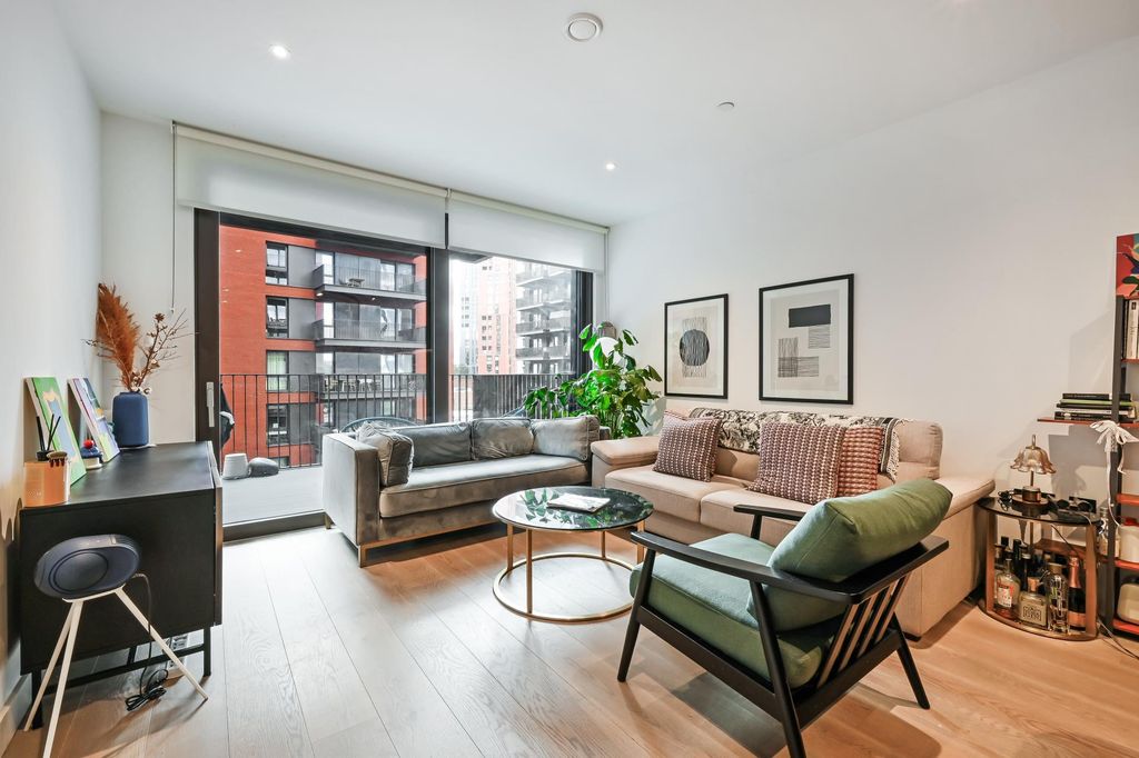 Property photo 2 of 22