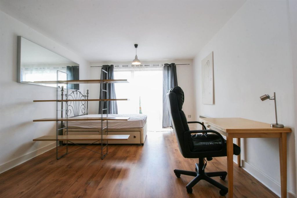 Property photo 1 of 5