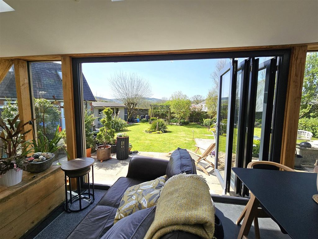 Property photo 3 of 26 Indoor-Outdoor Living.Jpg