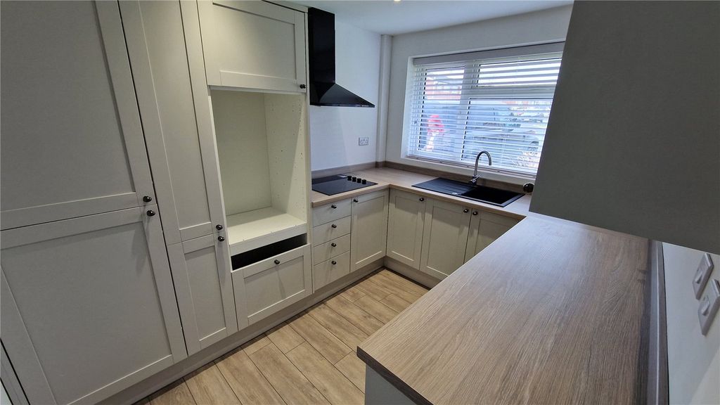 Property photo 2 of 9 Picture No. 08