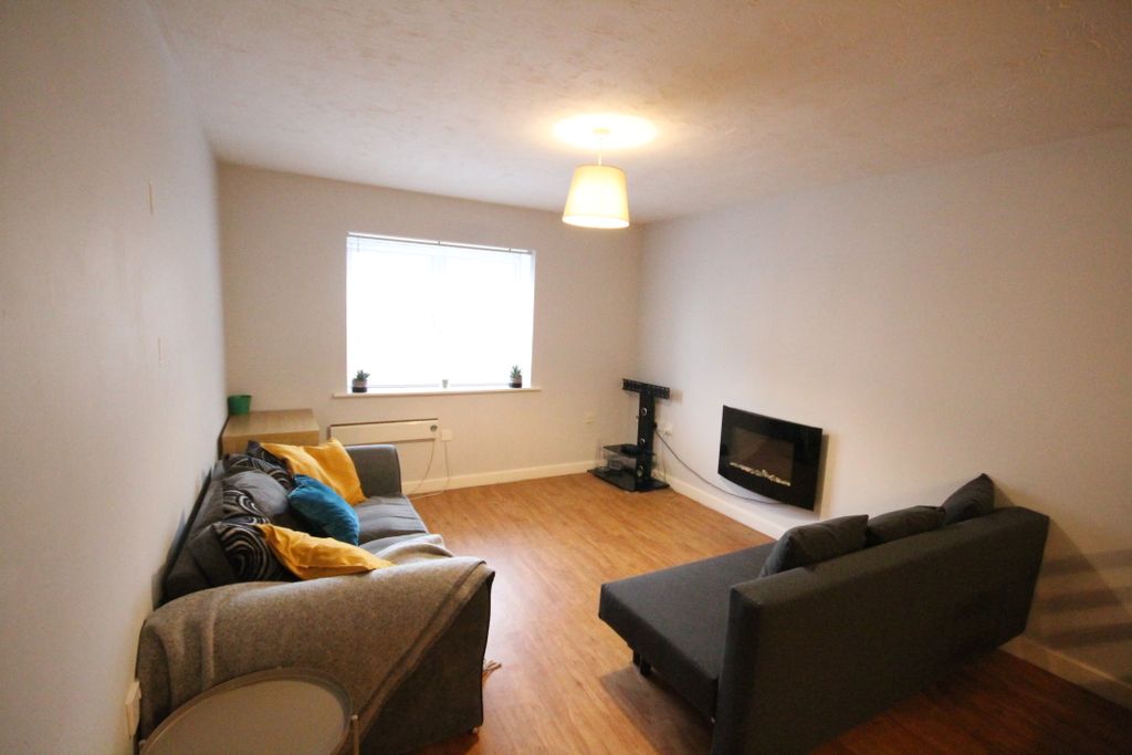 Property photo 2 of 8